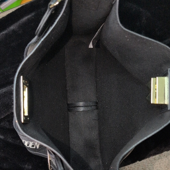 Steve Madden Chic Black Shoulder Bag. Excellent Condition. - Picture 13 of 16